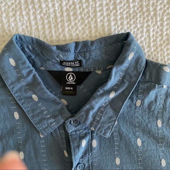 Volcom Button Up - Picture 3 of 5